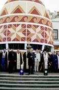 Урочистості провадить заслужений артист України Микола Савчук